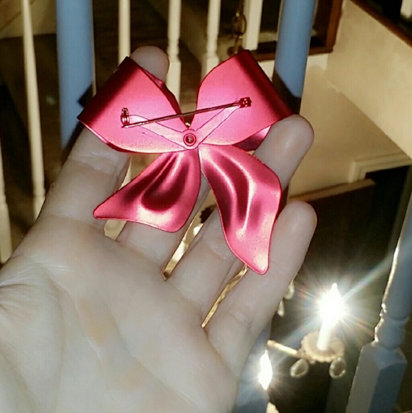Ruby Bow Pin - Picture 5 of 5